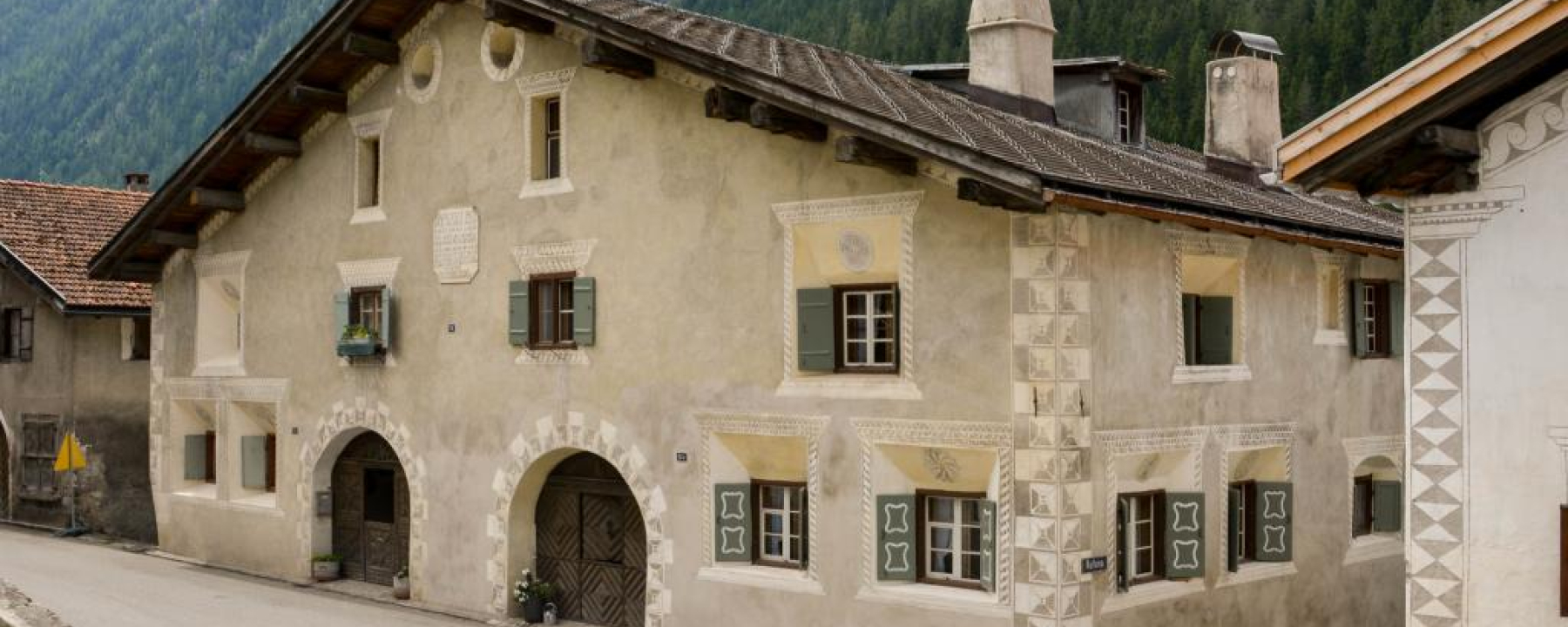 Das Haus Tgetgel und Ughini.