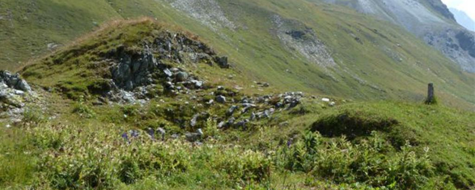 Die Überreste des Hospiz Tgesa da Sett, das im Jahr 1100 gebaut wurde.