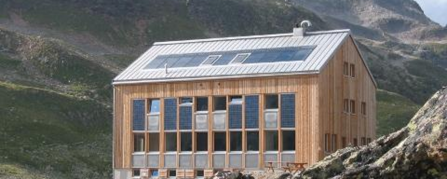 Südfassade der Kesch-Hütte.