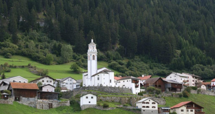Kirche Tinizong