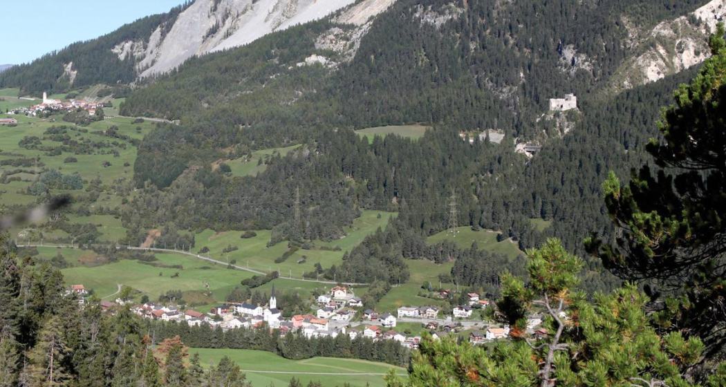 Blick auf Surava und Brienz/Brinzauls Blick auf Surava und Brienz/Brinzauls
