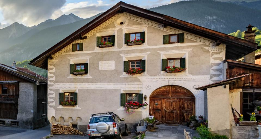 Der Hof Streglia ist einer der letzten beiden Bauernhöfe im Dorfkern Filisur. Der Hof Streglia ist einer der letzten beiden Bauernhöfe im Dorfkern Filisur.
