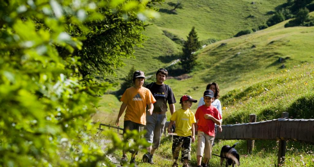 Wandern mit der Familie Wandern mit der Familie