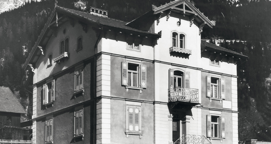 Haus Peterelli um 1900 – Das Wohnhaus der Segantinis in Savognin Haus Peterelli um 1900 – Das Wohnhaus der Segantinis in Savognin