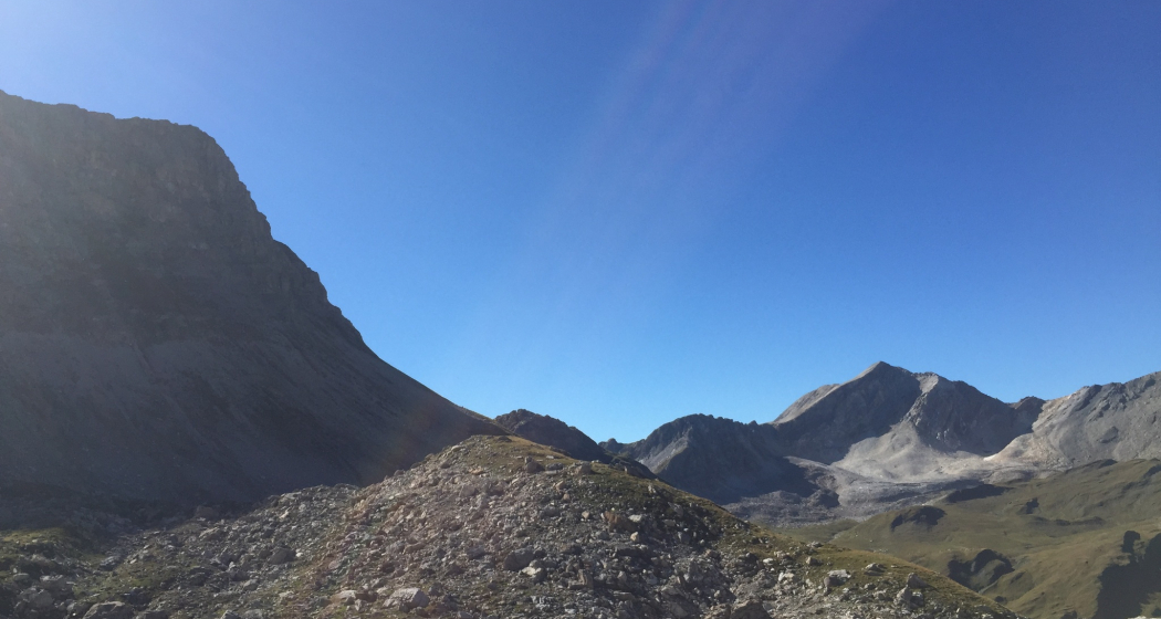 Auf dem Alpenpässeweg von Radons nach Ausserferrera (oua_605029515_image) Auf dem Alpenpässeweg von Radons nach Ausserferrera (oua_605029515_image)