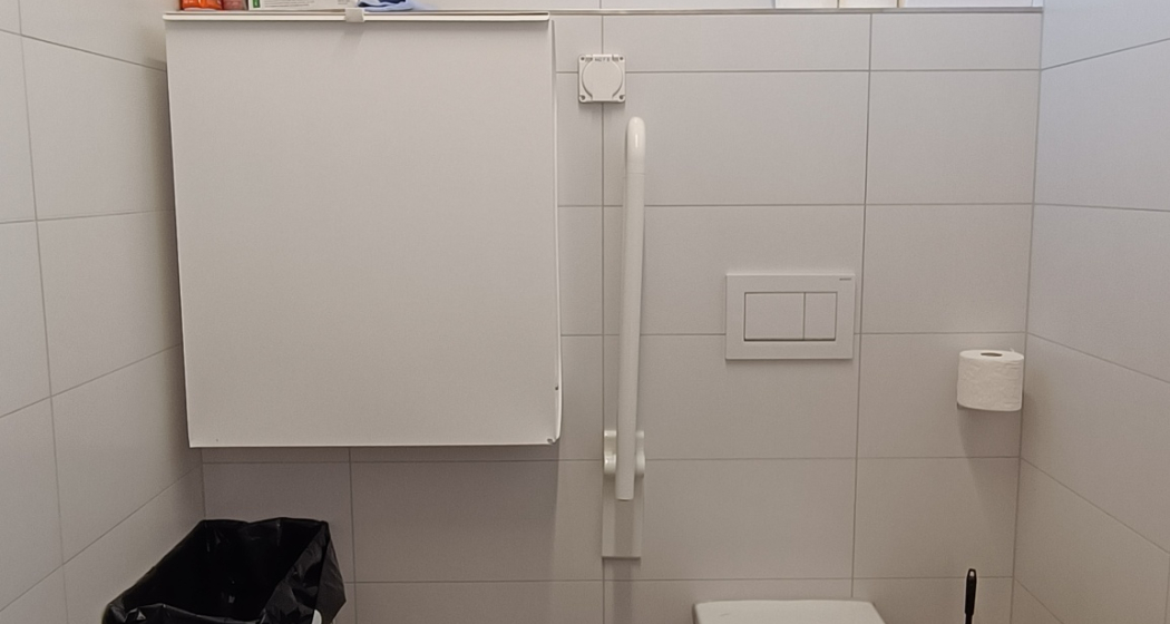 Öffentliche Toilette Kiosk Lai Barnagn Savognin (oua_611967475_image) Öffentliche Toilette Kiosk Lai Barnagn Savognin (oua_611967475_image)