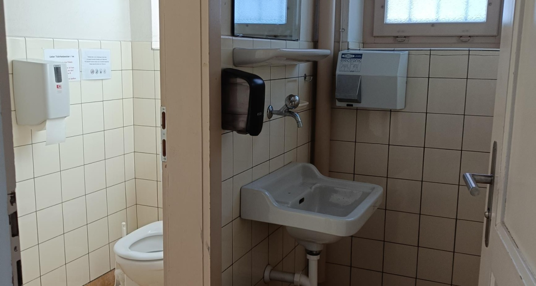 Öffentliche Toilette ehemaliges Postgebäude Bivio (oua_612020711_image)