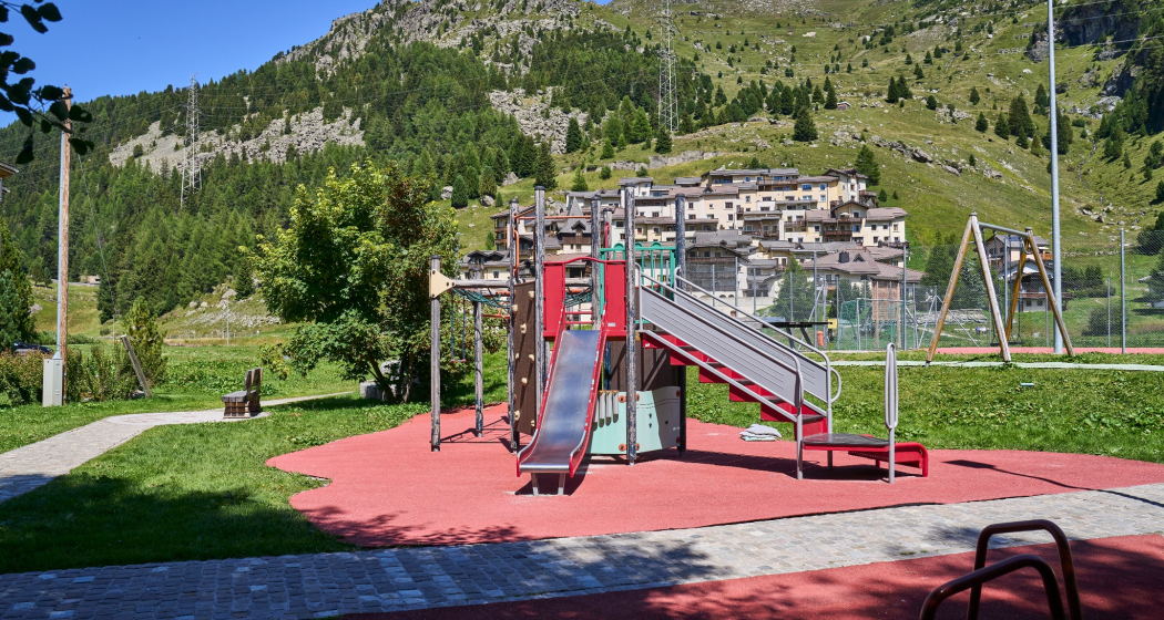 Spielplatz & Multisportplatz Jerts in Bivio (oua_620650251_image) Spielplatz & Multisportplatz Jerts in Bivio (oua_620650251_image)