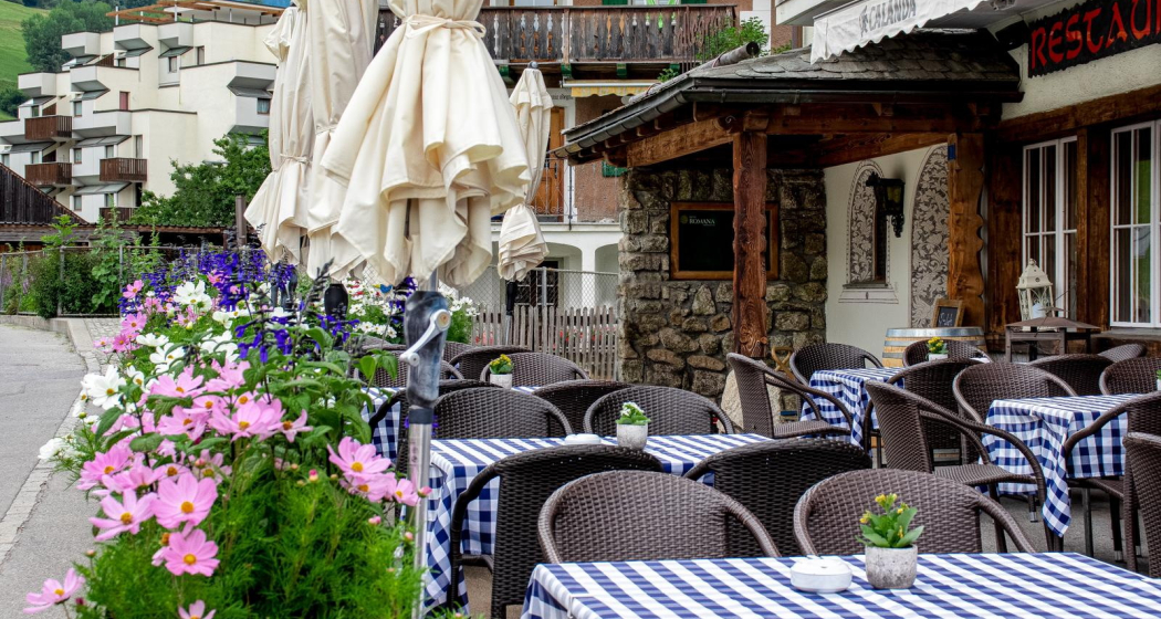 Tgesa Romana (oua_87917339_image) Tgesa Romana (oua_87917339_image)