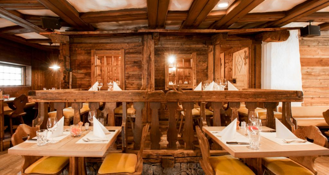 Tgesa Romana (oua_87917343_image) Tgesa Romana (oua_87917343_image)