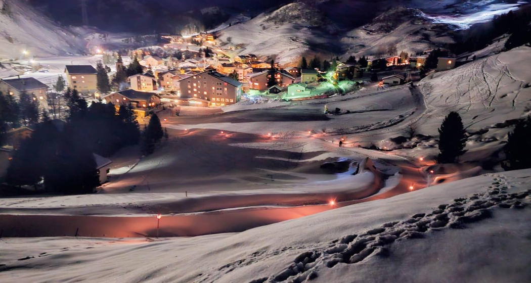 Laternenweg Bivio (gdl_883499870_image) Laternenweg Bivio (gdl_883499870_image)