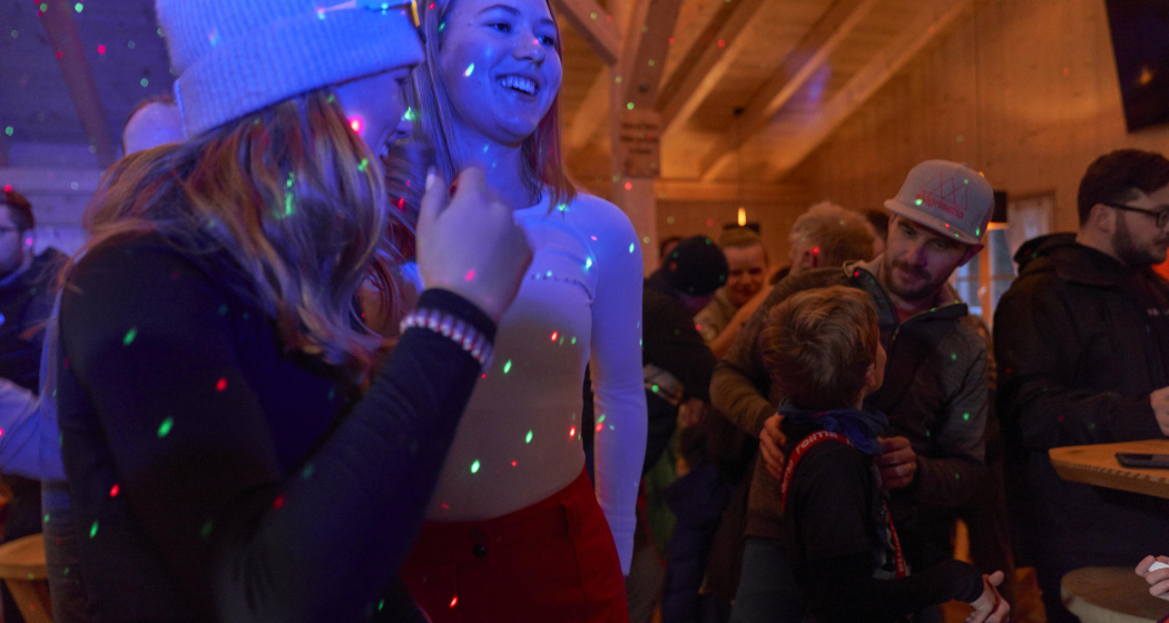 Season End Party mit DJ im "Alpen Chic" (gdl_895067872_image) Season End Party mit DJ im "Alpen Chic" (gdl_895067872_image)