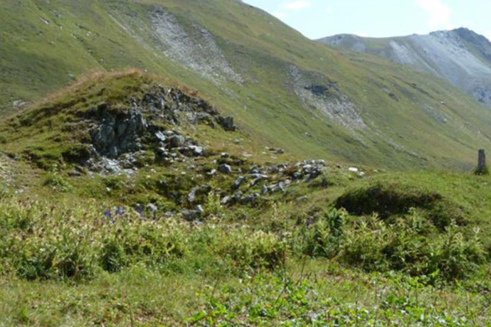The remains of the hospice Tgesa da Sett, built in 1100.