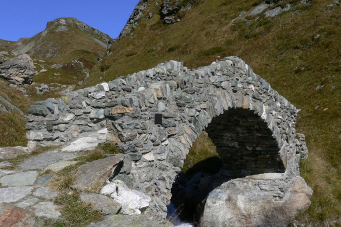 The bridge built in 1992 on Septimerweg.