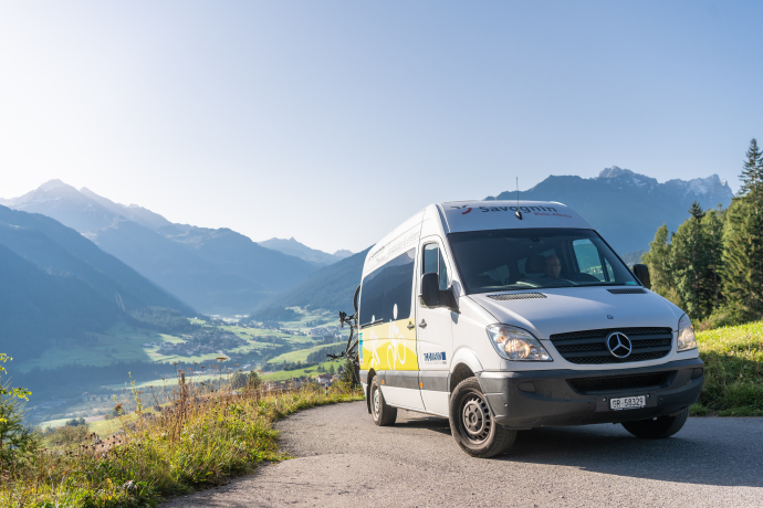 Radons / Haltestelle Bike- & Wanderbus (oua_71806080_image) Radons / Haltestelle Bike- & Wanderbus (oua_71806080_image)