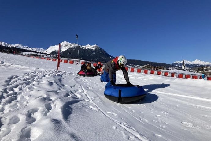 Snowtubing, La Nars (gdl_901908388_image)