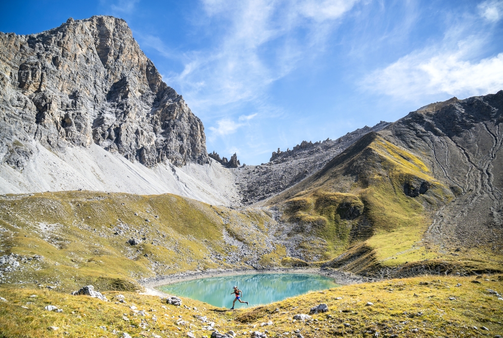 Wanderweg Bivio Wegweiser Markierung