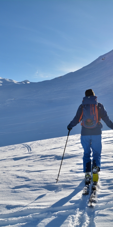 Skitour auf den Piz dal Sasc (© Savognin Tourismus) Skitour auf den Piz dal Sasc (© Savognin Tourismus)