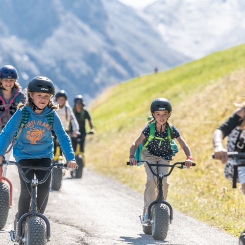 Trottinett fahren im Savognin Trottinett fahren im Savognin