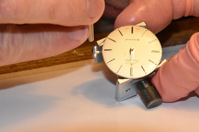 Uhrmacher Mario Scarpatetti