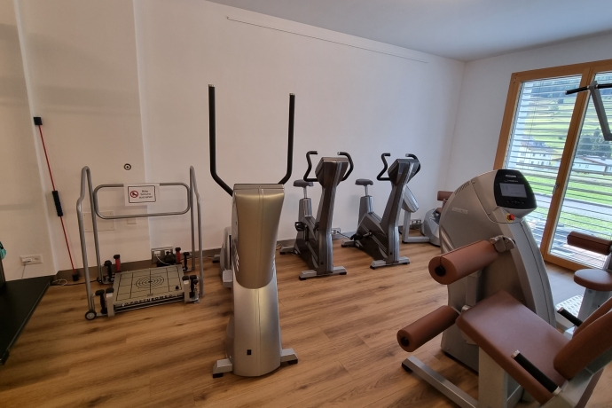 Fitnessraum CdS Savognin Fitnessraum CdS Savognin