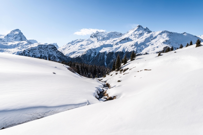 alp-flix-winter-graubünden-savognin-bivio-albula-scheeschuhtour-schlitteln