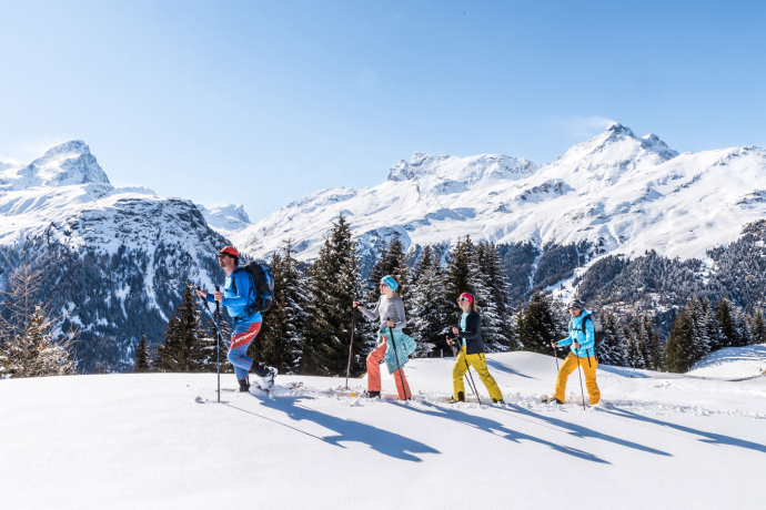 Schneeschuhlaufen auf der Alp Flix Schneeschuhlaufen auf der Alp Flix